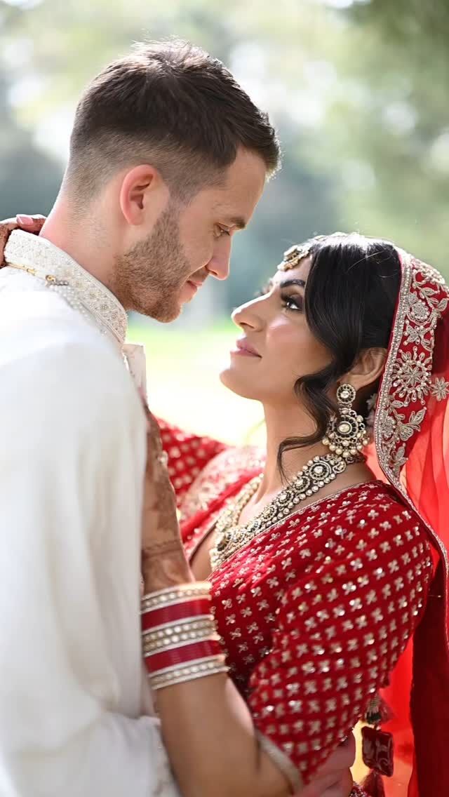 Beautiful wedding today! The lovely couple Janki and David...❤️🤍
°
Makeup by @reshmamakeupartist 
Mehndi @akrutishenna
Decor @sai_mandaps 
Bride @jankiamlani
Venue @pendleymanorhotel 
Video @andreiweddings 
Associate shooter @carmobrazphotography 
Priest @kamalpandey1 
Ceremony music @shivgopal 
Catering @ragasaan @kevina.ragasaan 
#indianfusionweddings #asianwedding #asianbride #indianwedding #indiabride #asianbride #hinduwedding #pendleymanor